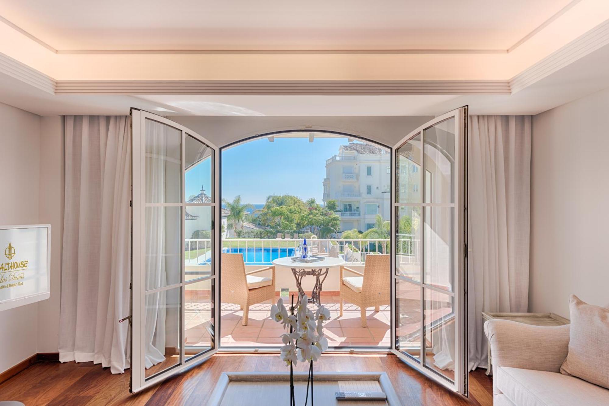 Las Dunas Suites & Apartments エステポナ エクステリア 写真