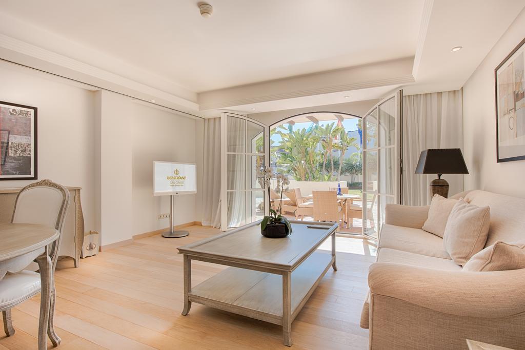 Las Dunas Suites & Apartments エステポナ 部屋 写真