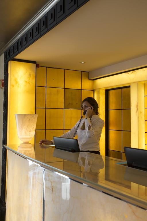 Las Dunas Suites & Apartments エステポナ エクステリア 写真