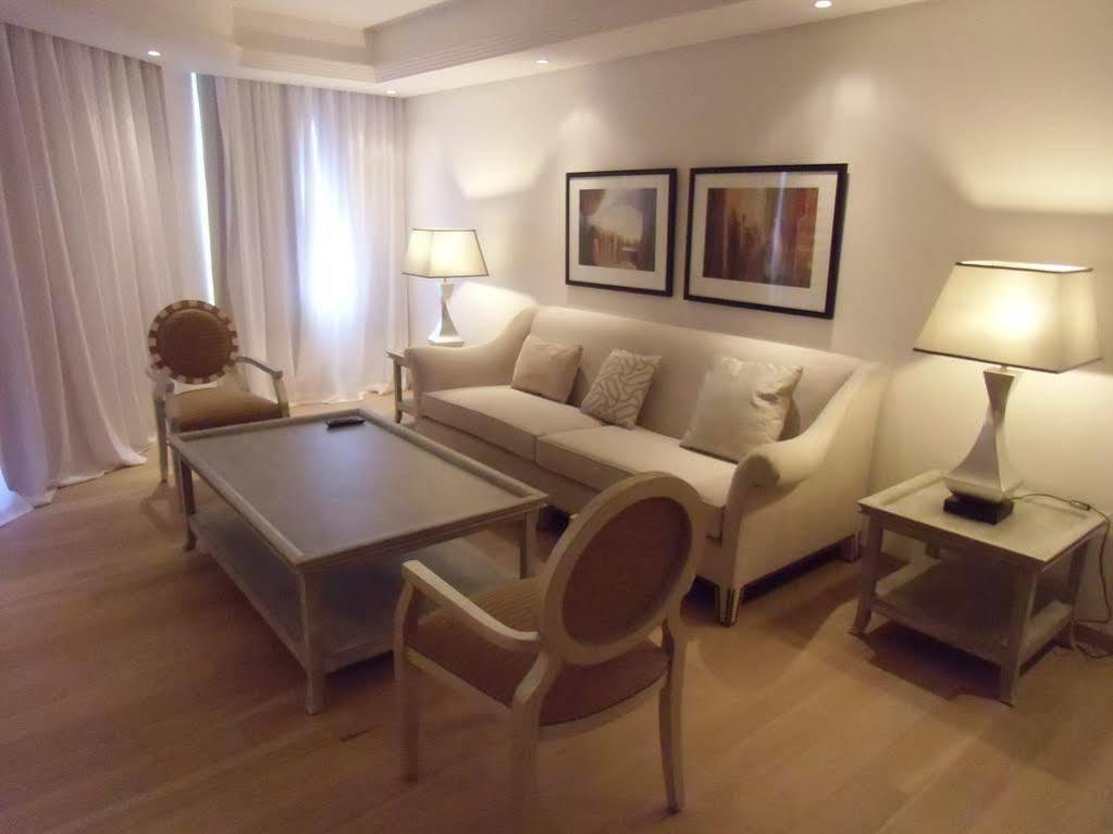 Las Dunas Suites & Apartments エステポナ エクステリア 写真