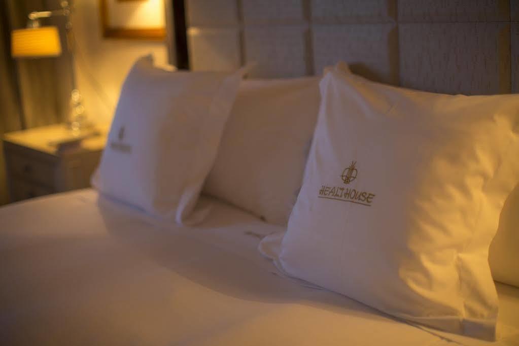 Las Dunas Suites & Apartments エステポナ エクステリア 写真