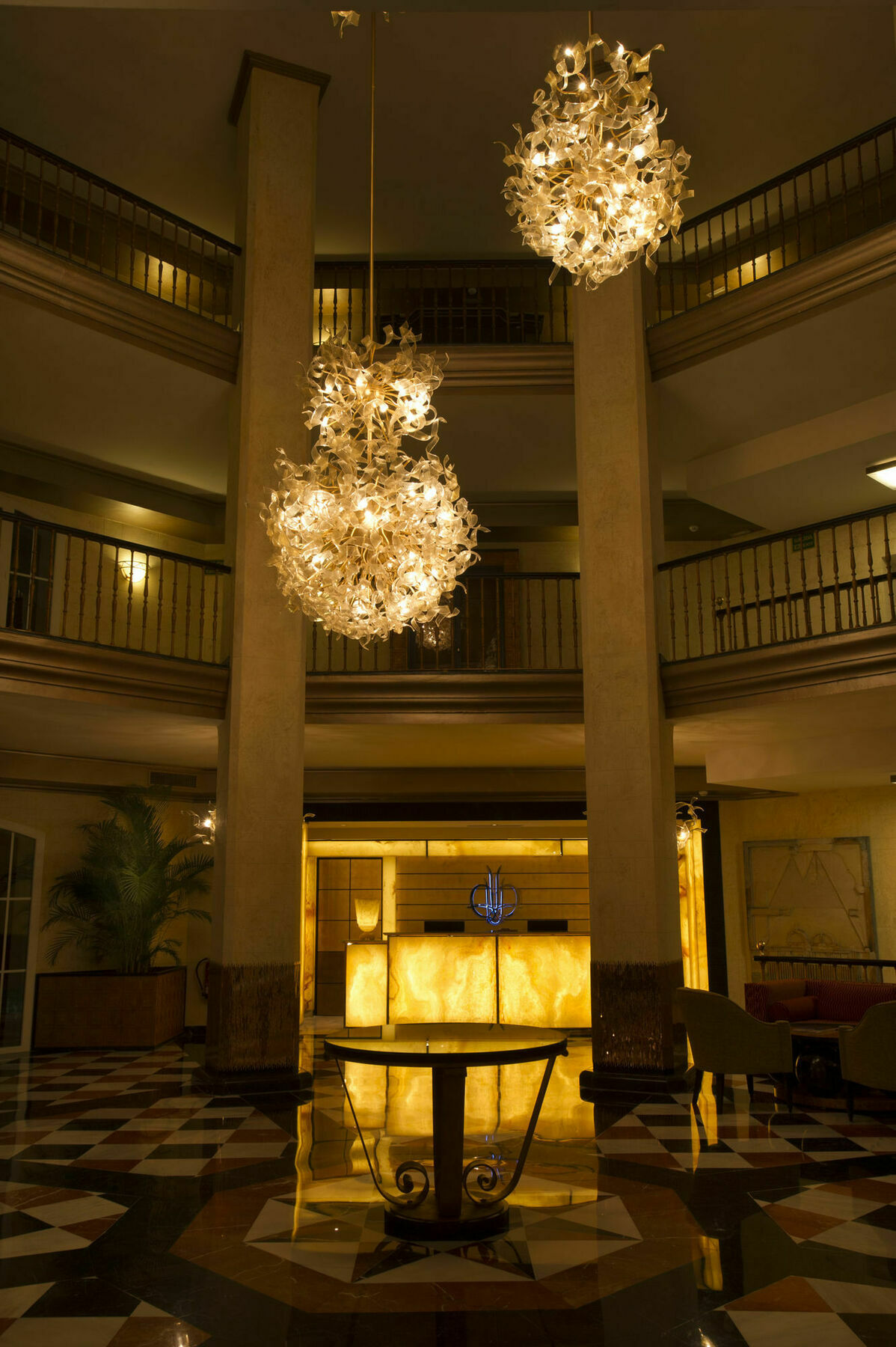 Las Dunas Suites & Apartments エステポナ エクステリア 写真